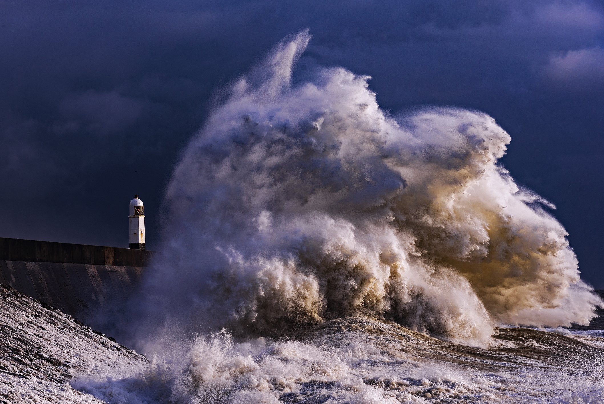 Sturm am Leuchtturm von Porthcawl I Quelle: Getty Images