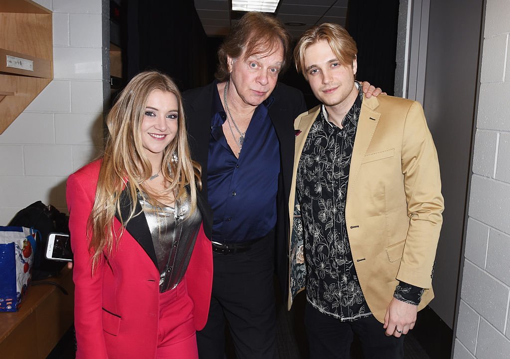 Jesse Money, Eddie Money and Desmond Money attend the iHeart80s Party in San Jose, California on January 28, 2017 | Photo: Getty Images