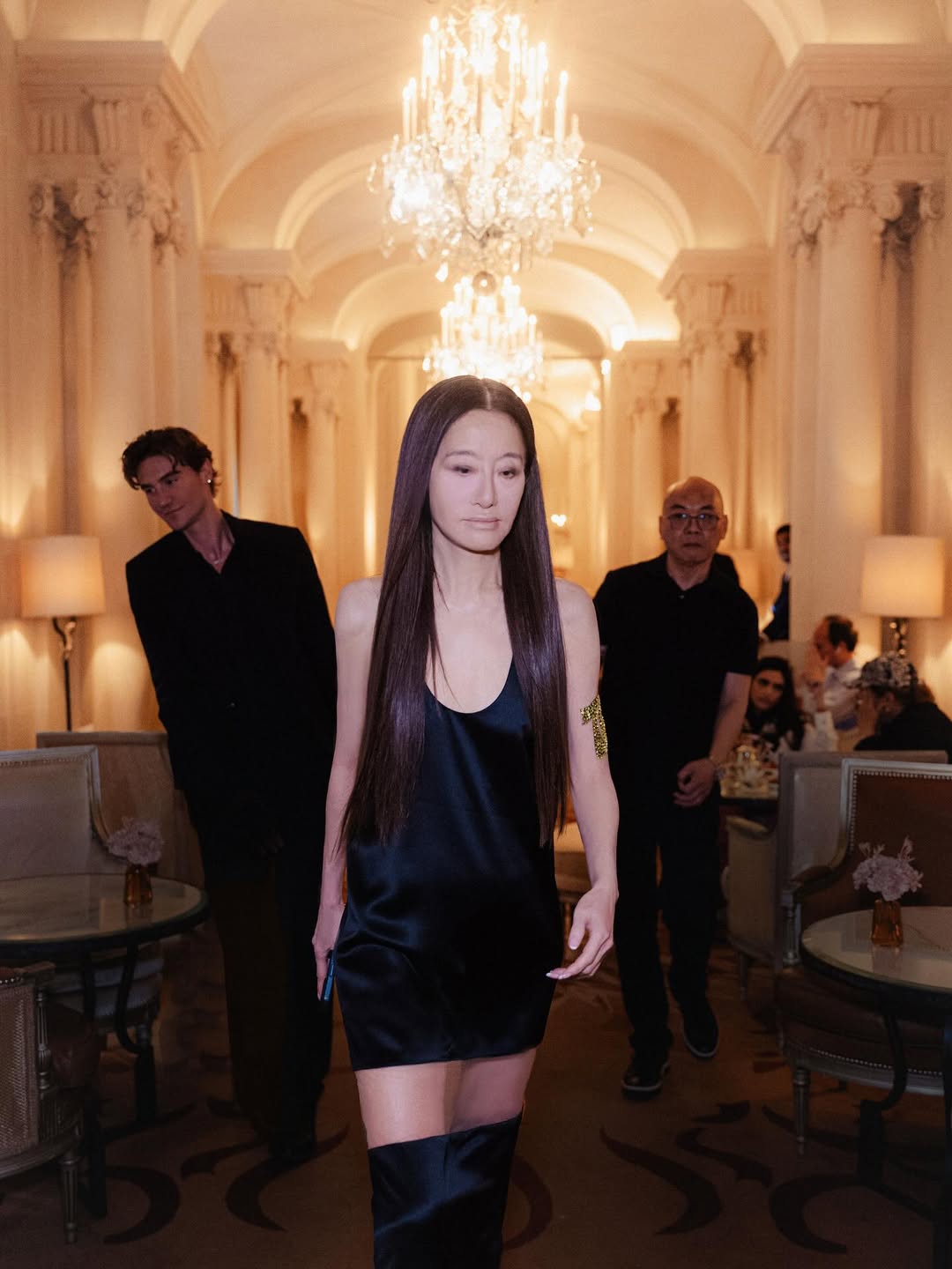 Vera Wang walking into the Le Relais Plaza restaurant in Paris, France, from her post dated June 28, 2025 | Source: Instagram/verawang
