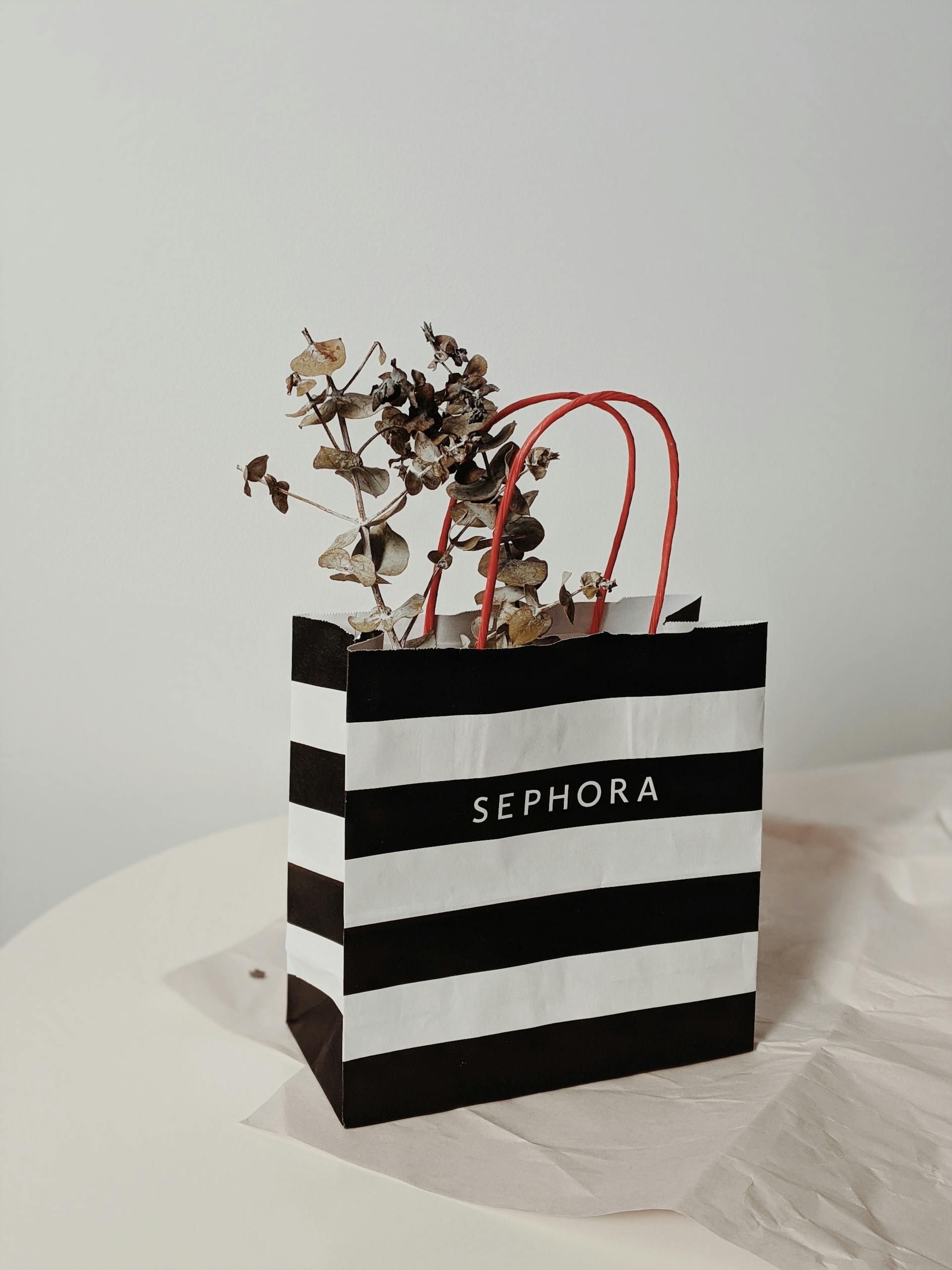 A Sephora bag | Source: Pexels
