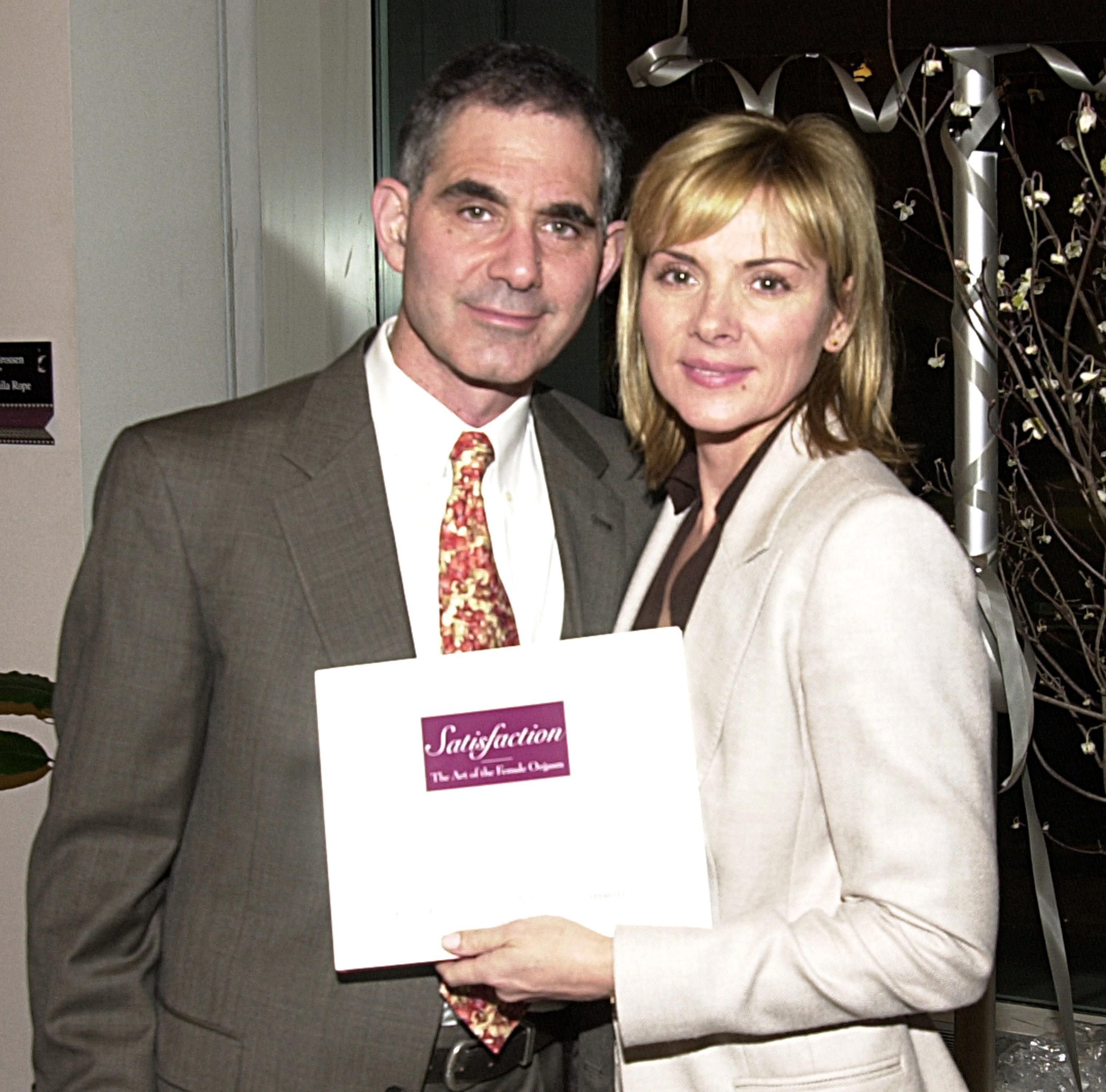 Mark Levinson and Kim Cattrall at a book signing in New York City in 2002 | Source: Getty Images
