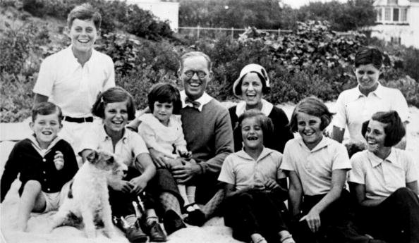 The Kennedy clan in 1931 in Hyannisport, MA. | Photo: Getty Images
