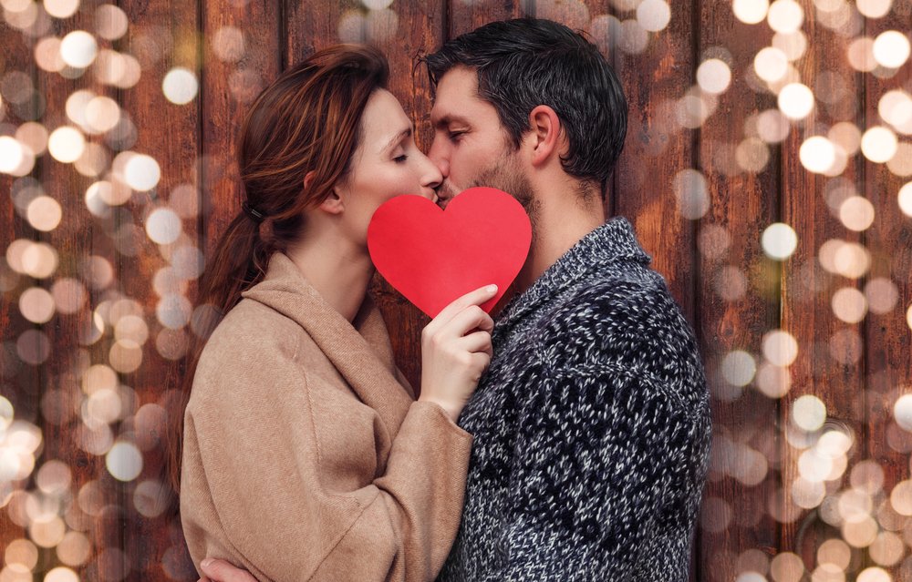 Pareja besándose.| Fuente: Shutterstock Pareja besándose.| Fuente: Shutterstock