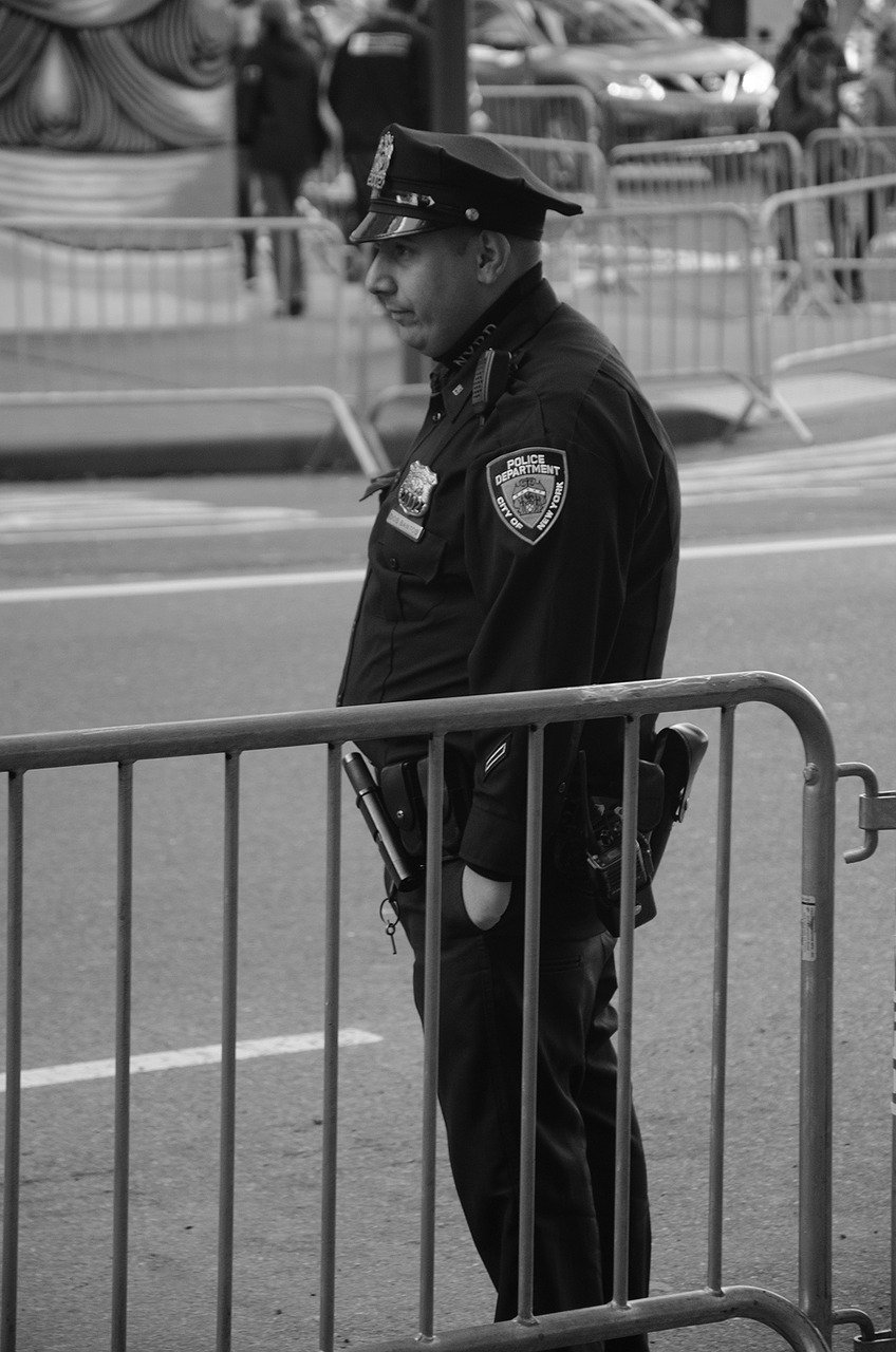 Pictured - A police man in the streets of New York City | Source: Pixabay