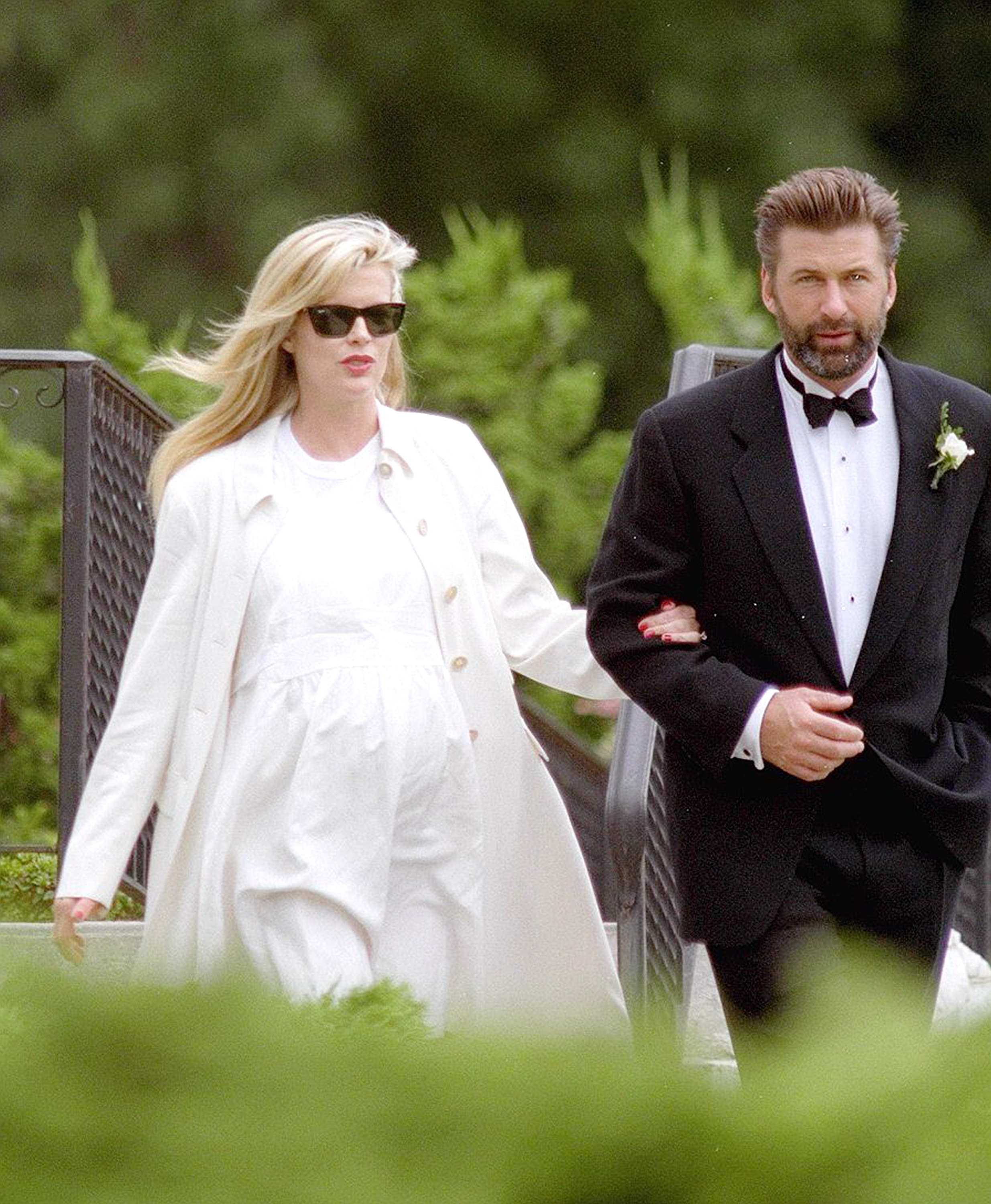 Kim Basinger and Alec Baldwin in Southampton on September 9, 1995 | Source: Getty Images