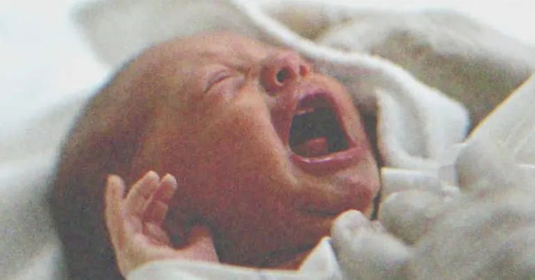 Erica ne voulait pas de ce bébé, malgré l'avis de son mari. | Source : Shutterstock
