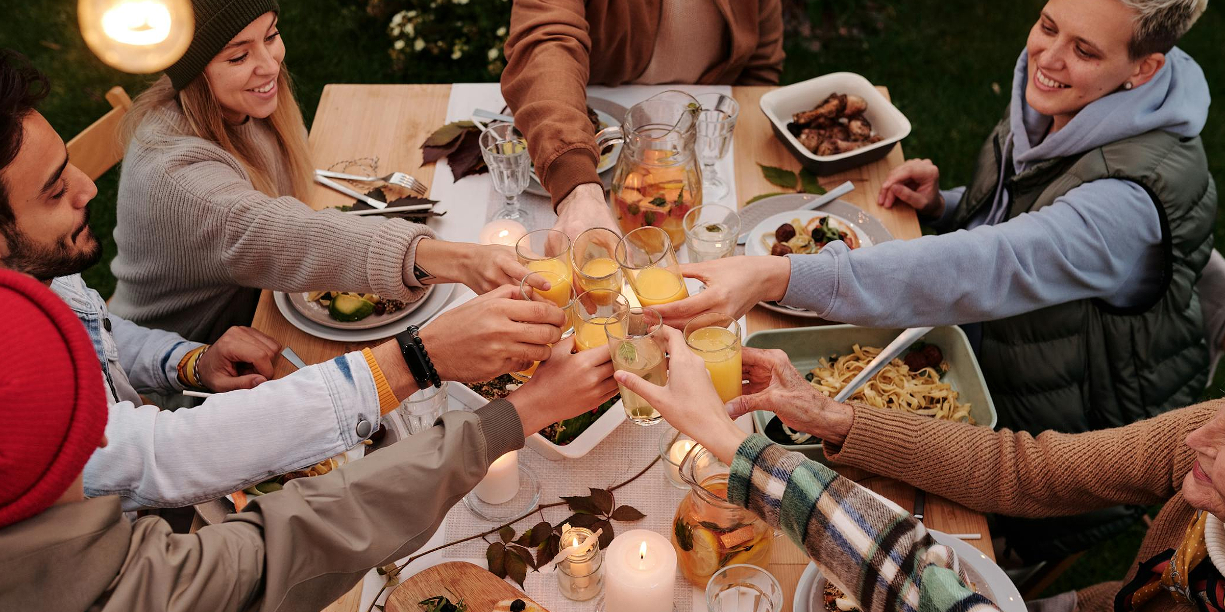 Family Doing a Thanksgiving Toasts | Source: Pexels