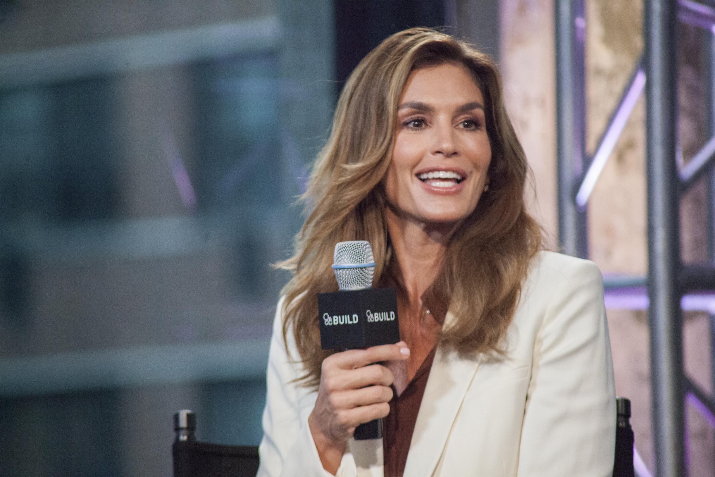 Cindy Crawford attends the AOL Build event for her book "Becoming"  in New York City on September 30, 2015 | Source: Getty Images