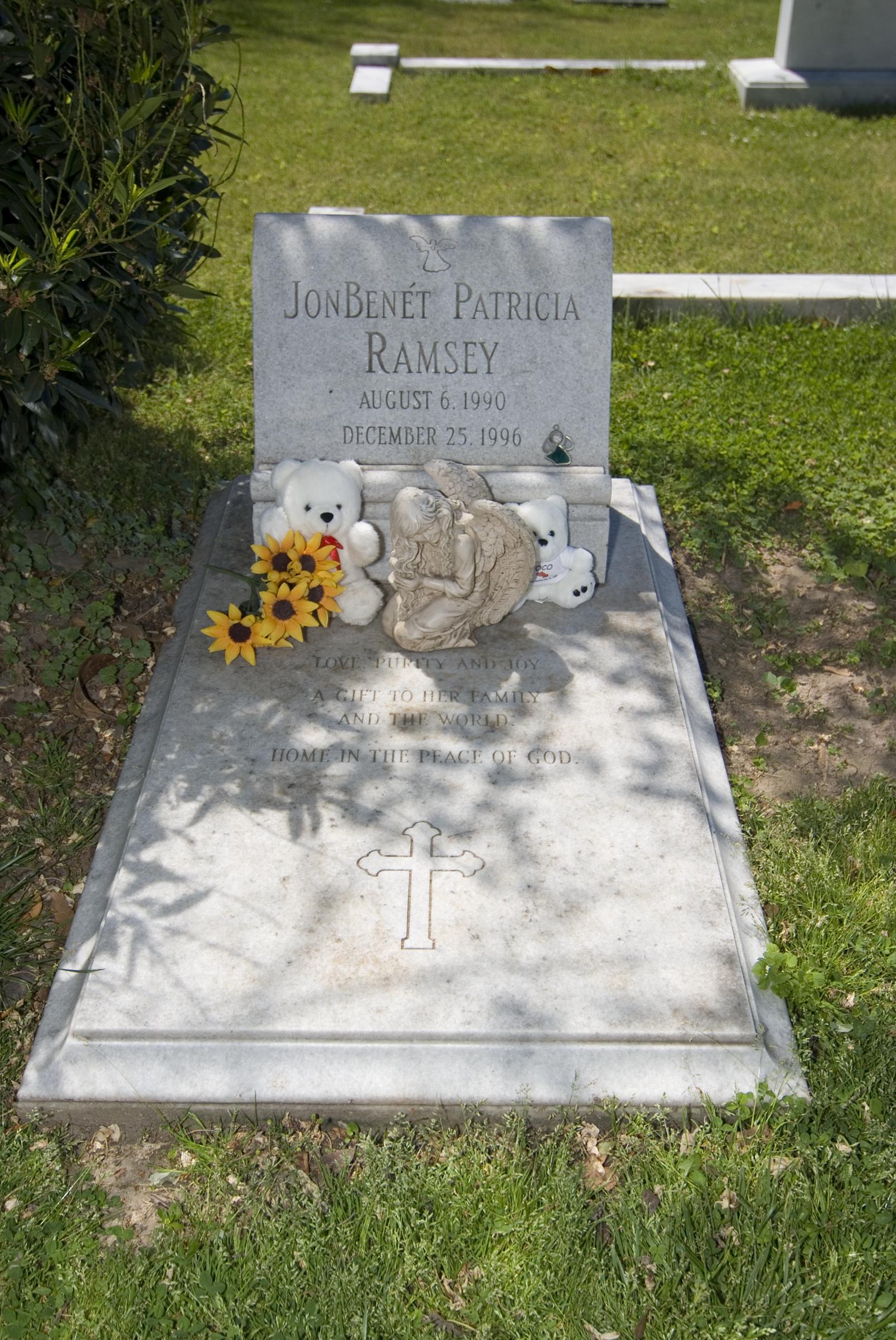 The headstone of JonBenet Ramsey photographed on April 29, 2007 | Source: Getty Images