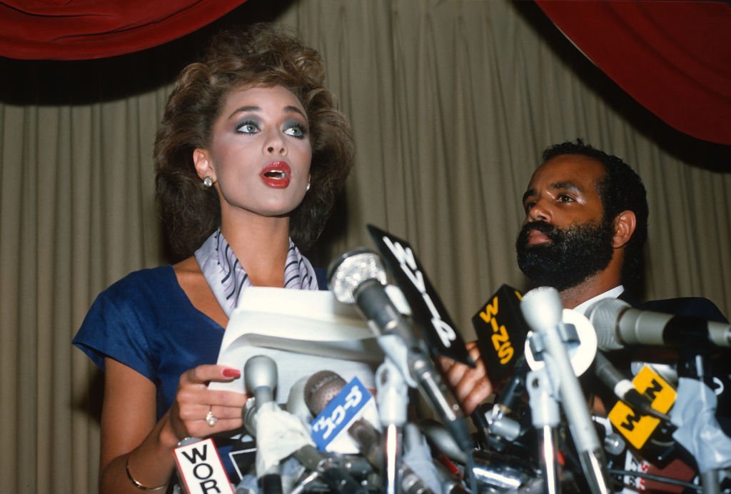  Vanessa Williams resigns her Miss America title July 23, 1984 in New York City. | Photo: Getty Images