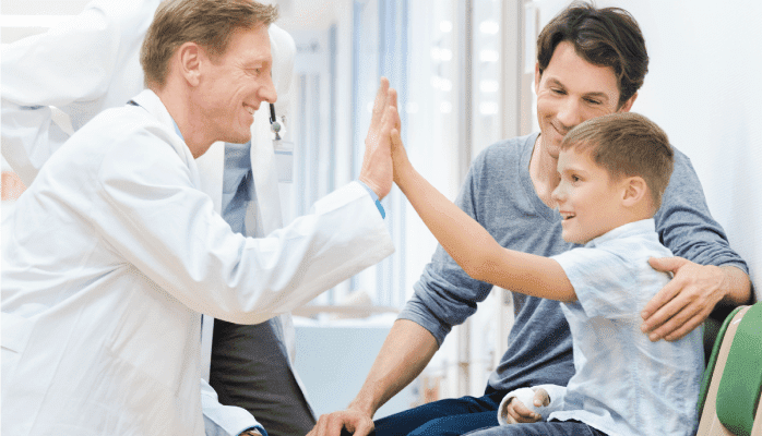 A man got inquisitive about his son's operation and had some conversation with his son's doctor | Photo: Shutterstock