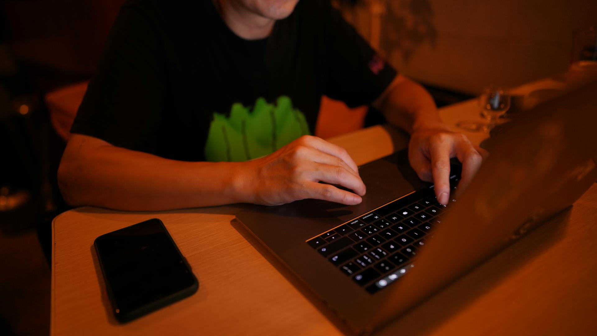 A man sitting with his laptop | Source: Pexels