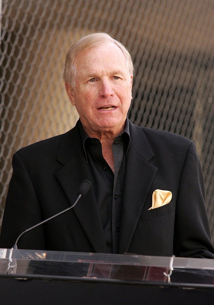 Wayne Rogers during Wayne Rogers Honored with a Star on the Hollywood Walk of Fame for His Achievements in Television at 7018 Hollywood Boulevard | Photo: Getty Images