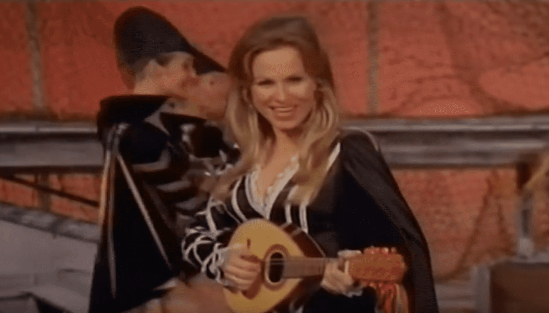 Ingrid Garbo en el musical “Estudiantina portuguesa”. | Imagen: YouTube/ChuchiVidal