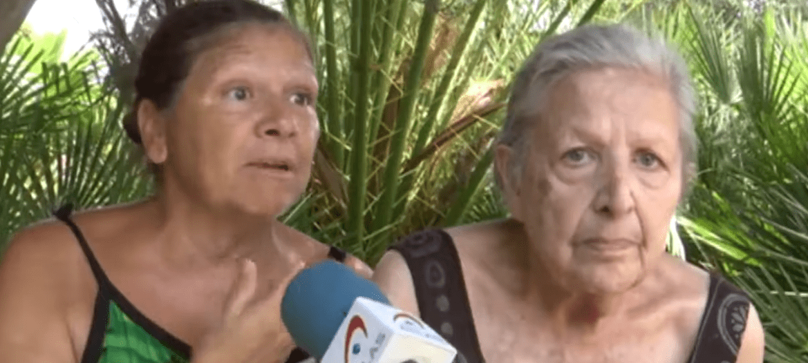 Paquita y su hija, María Vargas, fueron desalojadas de su vivienda en Barcelona, España. | Imagen: YouTube/Vaya Noticias