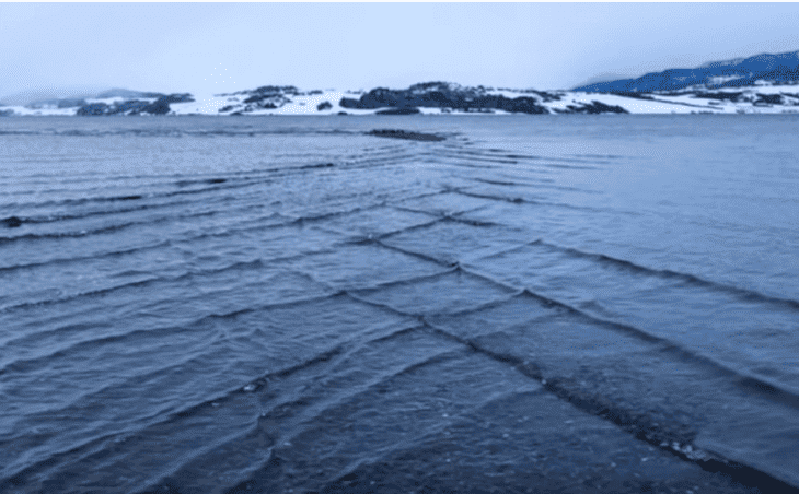 square ocean waves in france