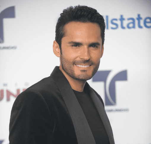 Fabian Rios llega a los Premios Tu Mundo de Telemundo Awards en Fillmore Miami Beach, el 30 de agosto de 2012 en Miami Beach. |Imagen: Getty Images Fabian Rios llega a los Premios Tu Mundo de Telemundo Awards en Fillmore Miami Beach, el 30 de agosto de 2012 en Miami Beach. |Imagen: Getty Images