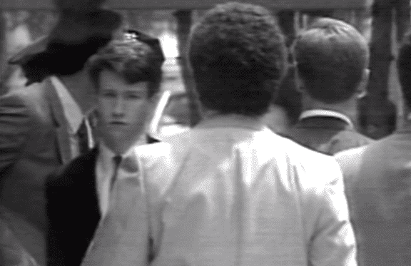 A young Anderson Cooper caught on camera following his brother's suicide in 1988 | Photo: "60 Minutes"