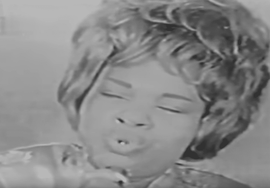 Lucha Reyes, mejor conocida como “La morena de oro”. Cantante de música criolla peruana. | Imagen: YouTube/morrisjrs1965