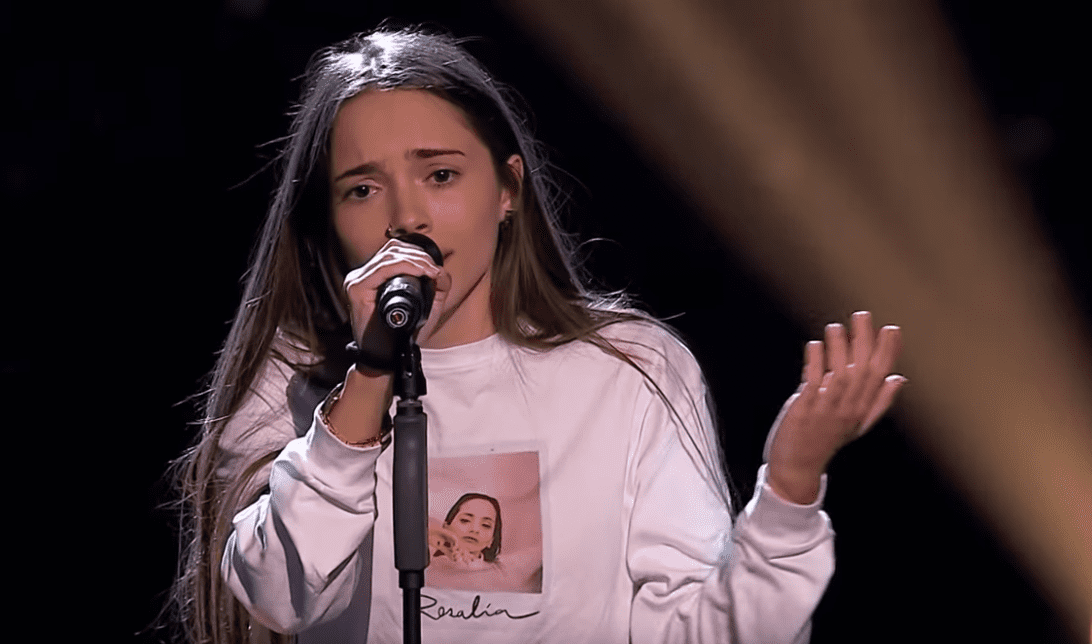 Sara Gálvez interpretando el tema Toda una vida en las audiciones a ciegas en La Voz Kids 2019. | Imagen: YouTube/The Voice Kids Spain Sara Gálvez interpretando el tema Toda una vida en las audiciones a ciegas en La Voz Kids 2019. | Imagen: YouTube/The Voice Kids Spain