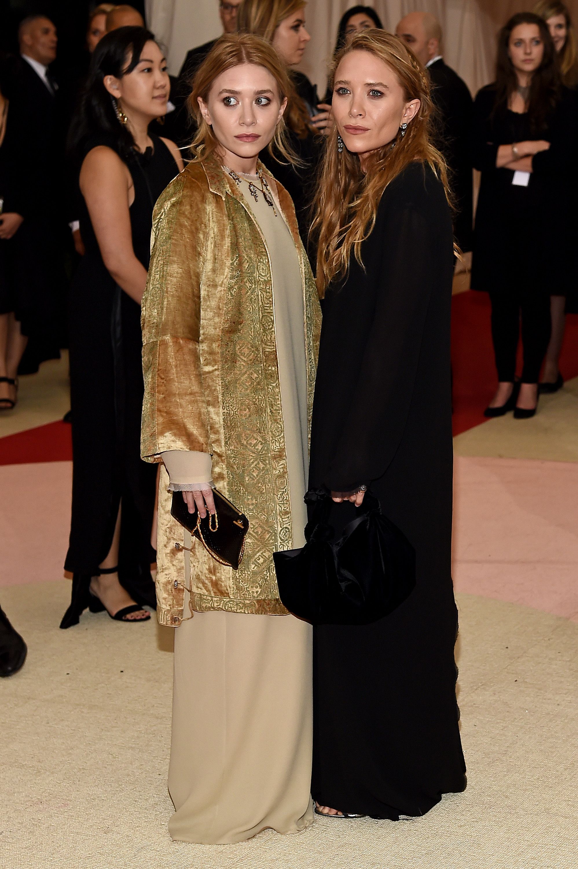 Mary-Kate and Ashley Olsen at The Metropolitan Museum of Art's COSTUME INSTITUTE Benefit Celebrating the Opening of Manus x Machina: Fashion in an Age of Technology in New York, on May 2, 2016 | Source: Getty Images