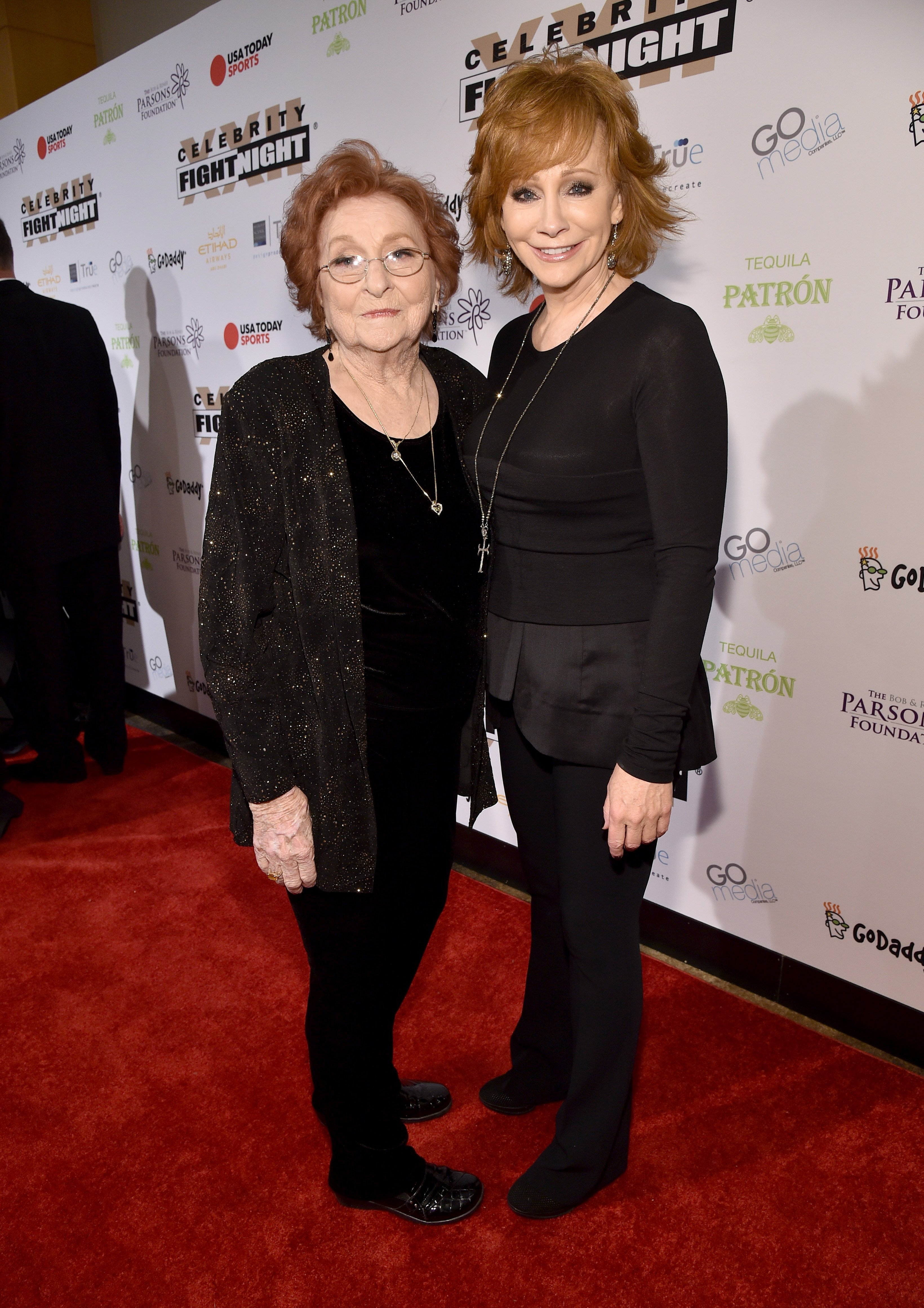Reba McEntire and mother Jacqueline McEntire at Muhammad Ali's Celebrity Fight Night XXII at the JW Marriott Phoenix Desert Ridge Resort & Spa in Phoenix, Arizona | Photo: Mike Windle/Getty Images for Celebrity Fight Night