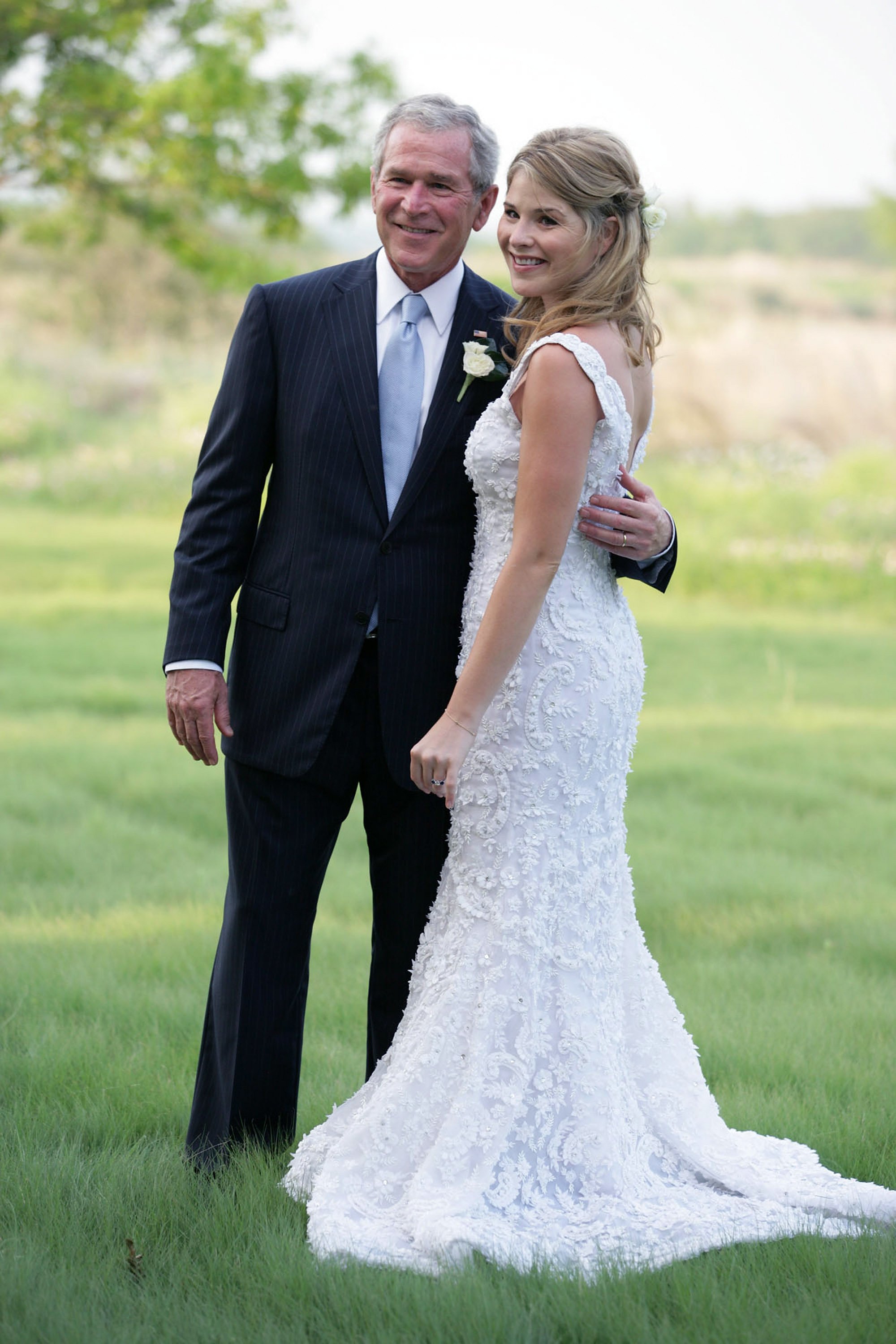 Jenna Bush Hager and her father George W. Bush pictured at her wedding at Prairie Chapel Ranch May 10, 2008. | Photo: Getty Images