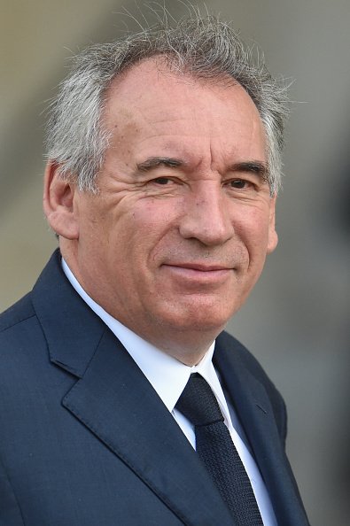 François Bayrou arrive pour assister à un service religieux pour l'ancien président français Jacques Chirac à l'église Saint-Sulpice le 30 septembre 2019 à Paris, France. | Photo : Getty Images