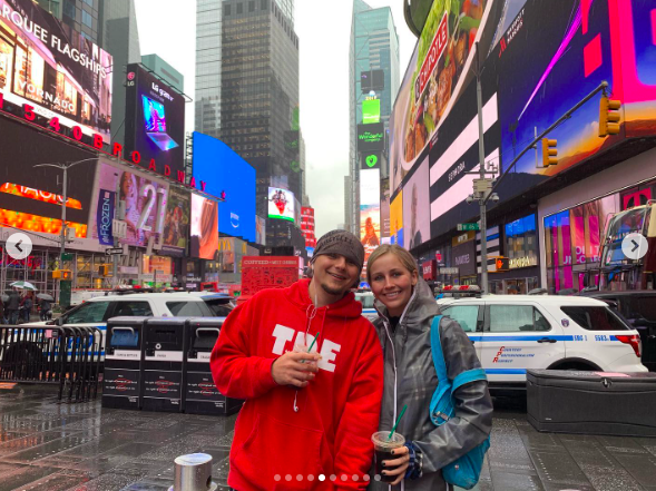 Prince Jackson and his beloved posing for a photo in Times Square. | Source: Instagram/princejackson