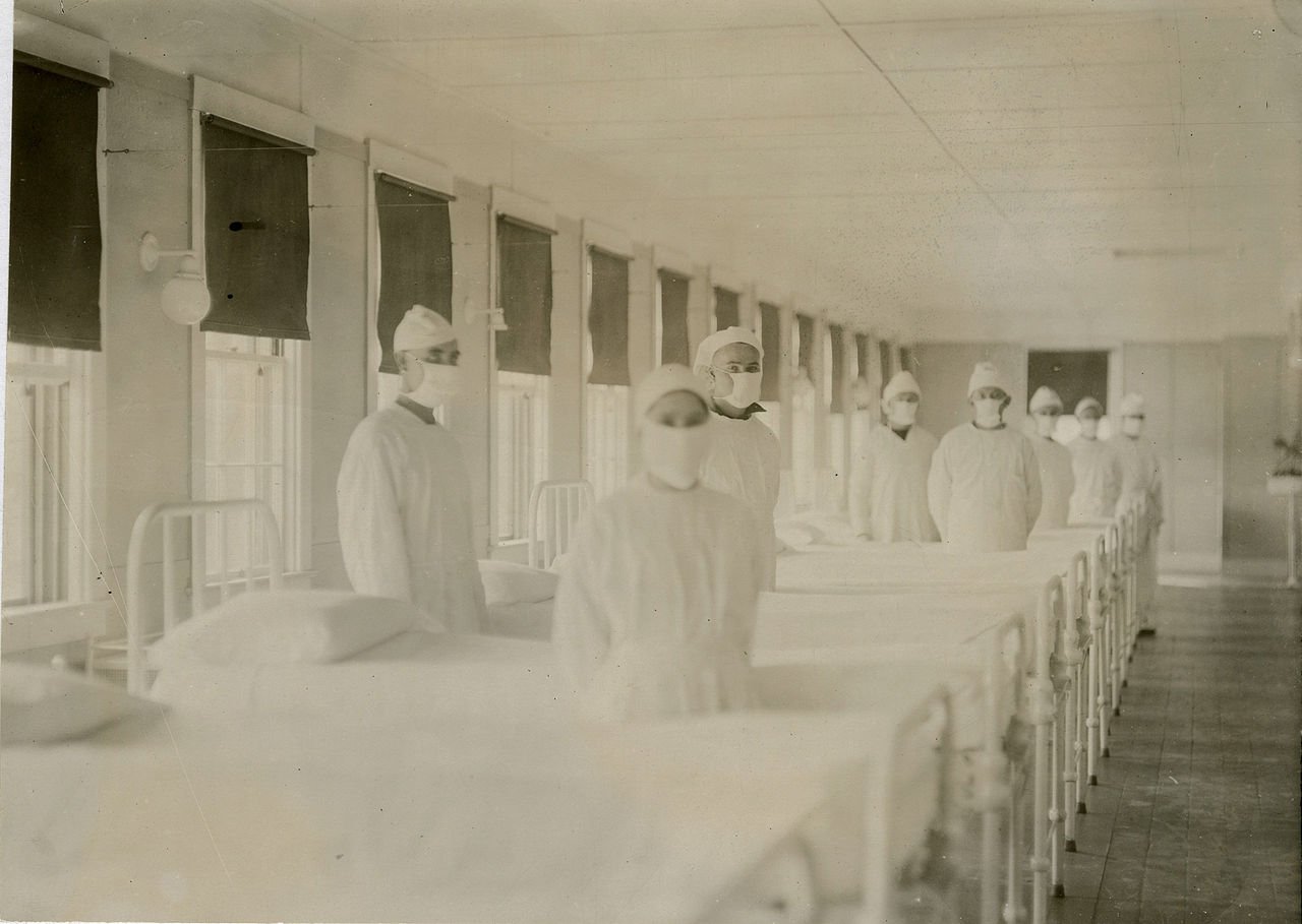 Sala de hospital preparada para enfermos de gripe, California, 1918 | Foto: Wikimedia Commons