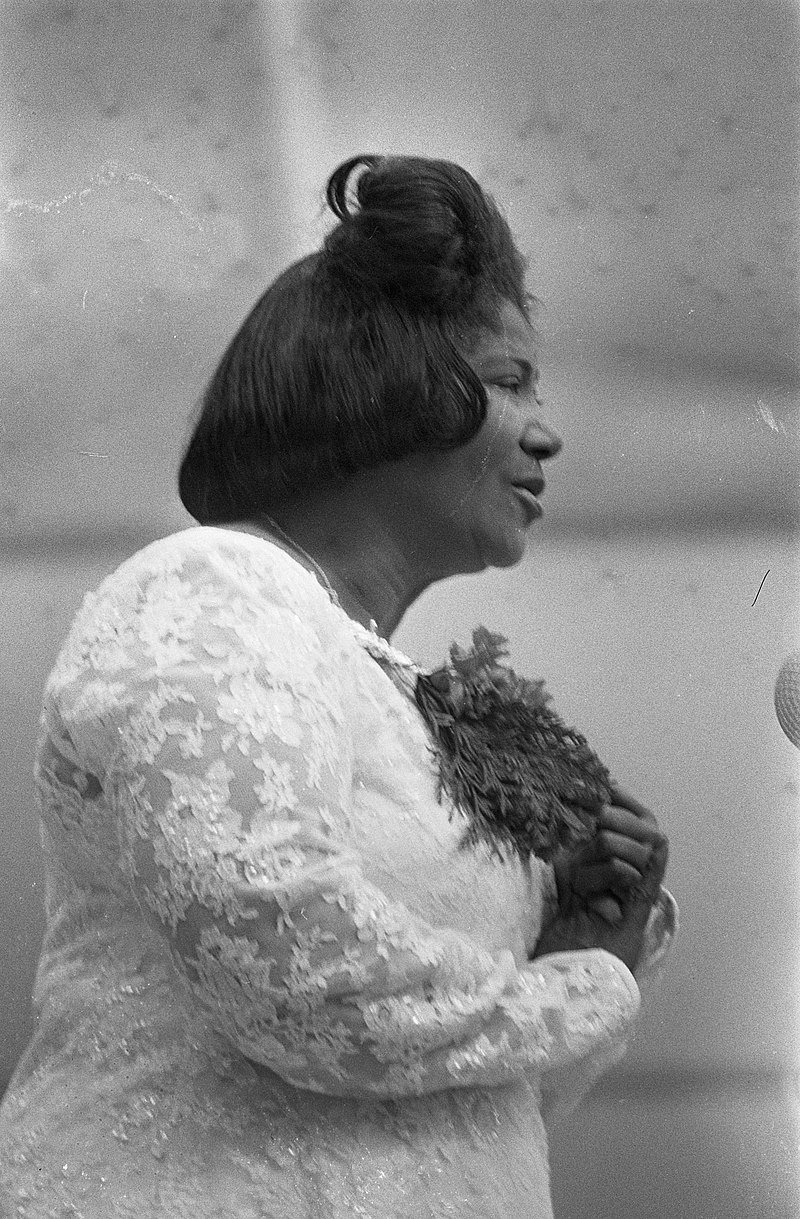 Portrait of Mahalia Jackson during a musical perfomance | Photo By Hugo van Gelderen / Anefo,  CC0, Wikimedia Commons
