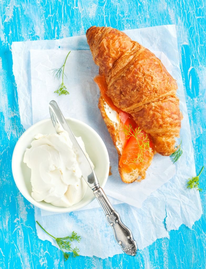 Un croissant à déguster. | source : Getty Images