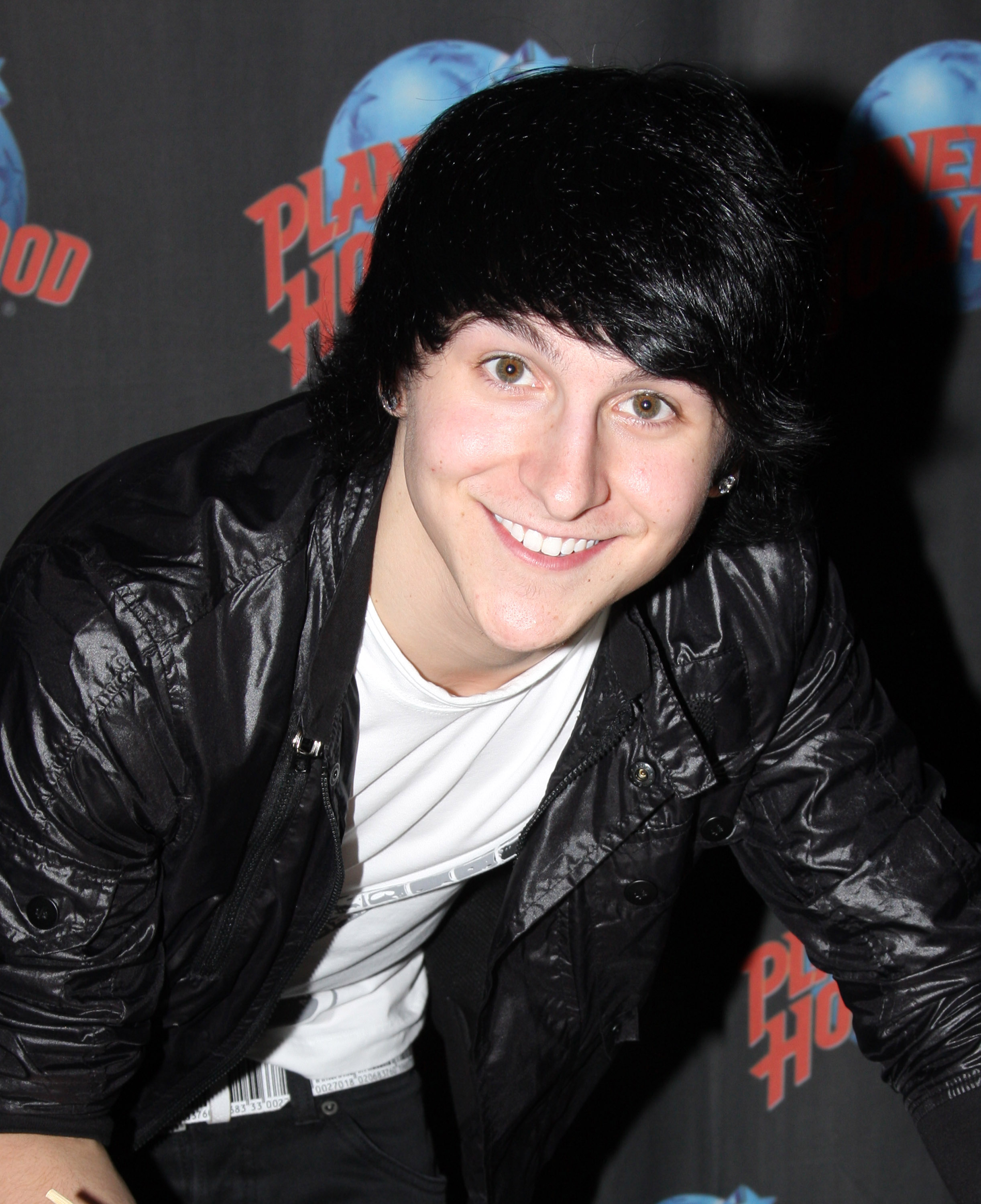 Mitchel Musso visits Planet Hollywood on June 15, 2009, in New York City. | Source: Getty Images