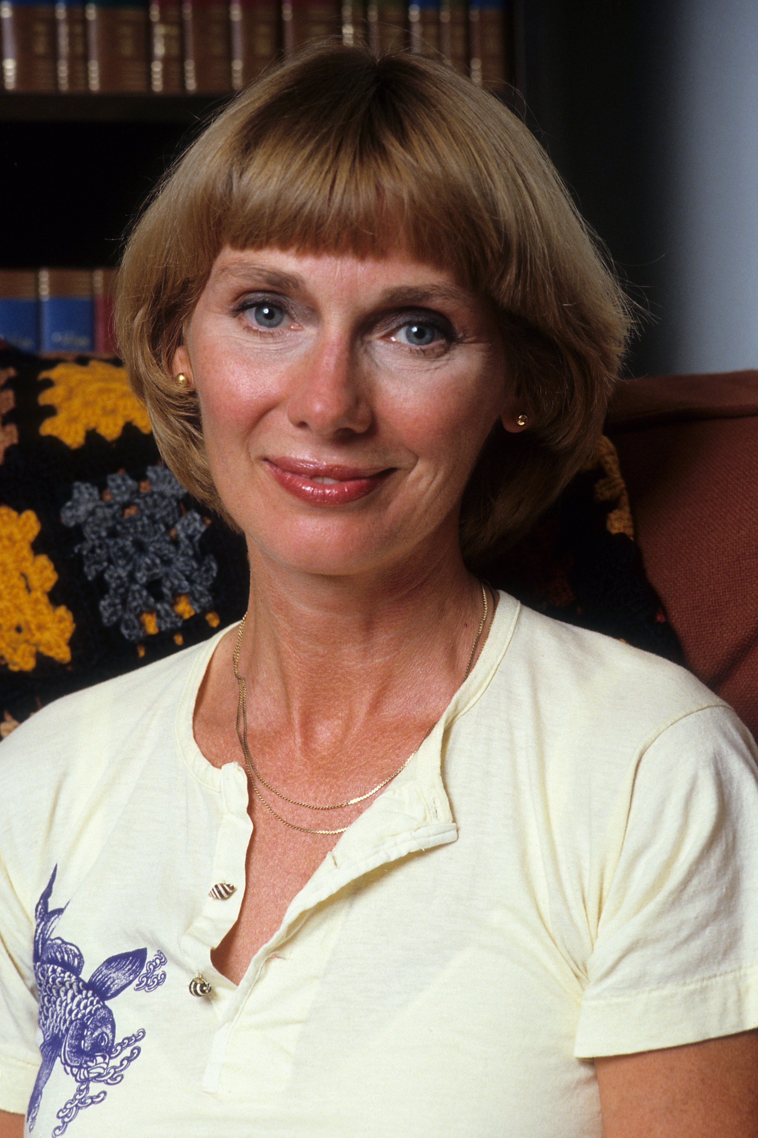 Die Schauspielerin Inga Swenson posiert für ein Porträt am 1. Januar 1985 in Los Angeles, Kalifornien | Quelle: Getty Images