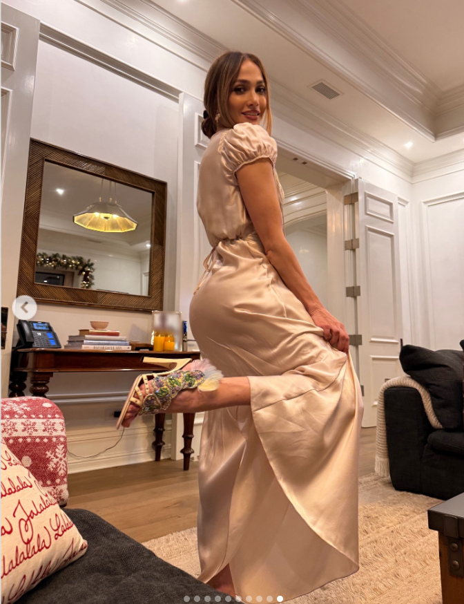 Jennifer Lopez looks radiant in her thanksgiving outfit, as seen from a post dated November 28, 2025. | Source: Instagram/jlo