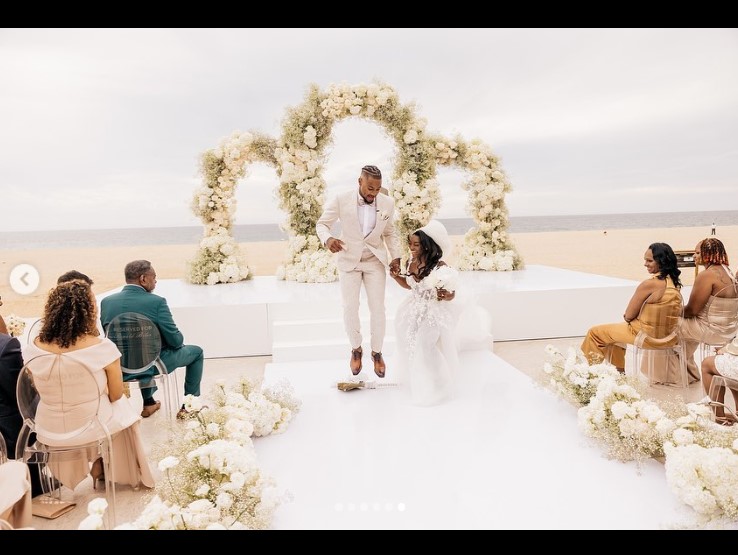 Jonathan Owens and Simone Biles during their destination wedding in Cabo, Mexico, in a post uploaded on May 9, 2023 | Source: Instagram/simonebiles