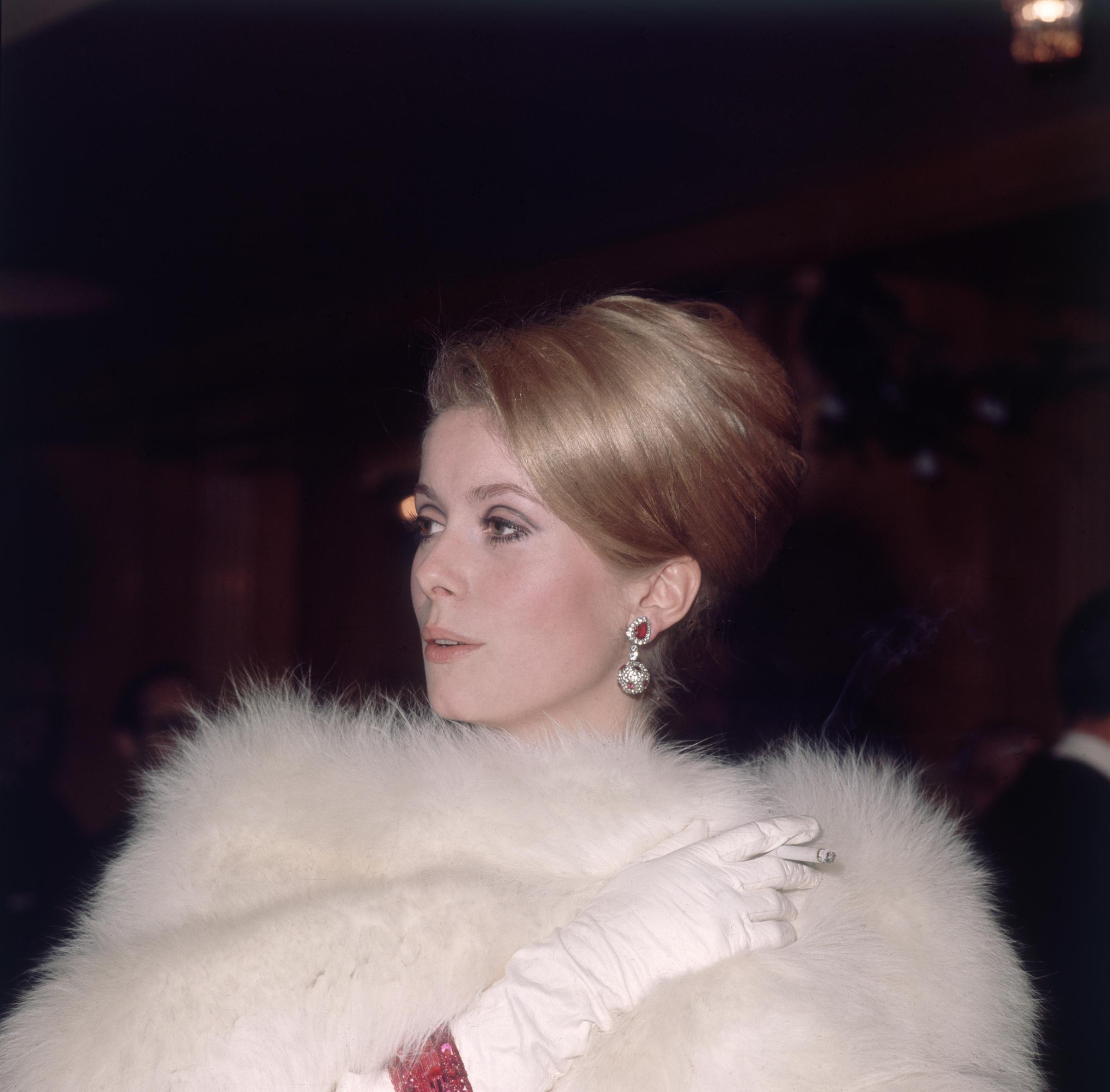 The French actress arriving at a Royal Film Performance of James H. Hill's movie "Born Free" at the Odeon Leicester Square on March 14, 1966 in London, England. | Source: Getty Images