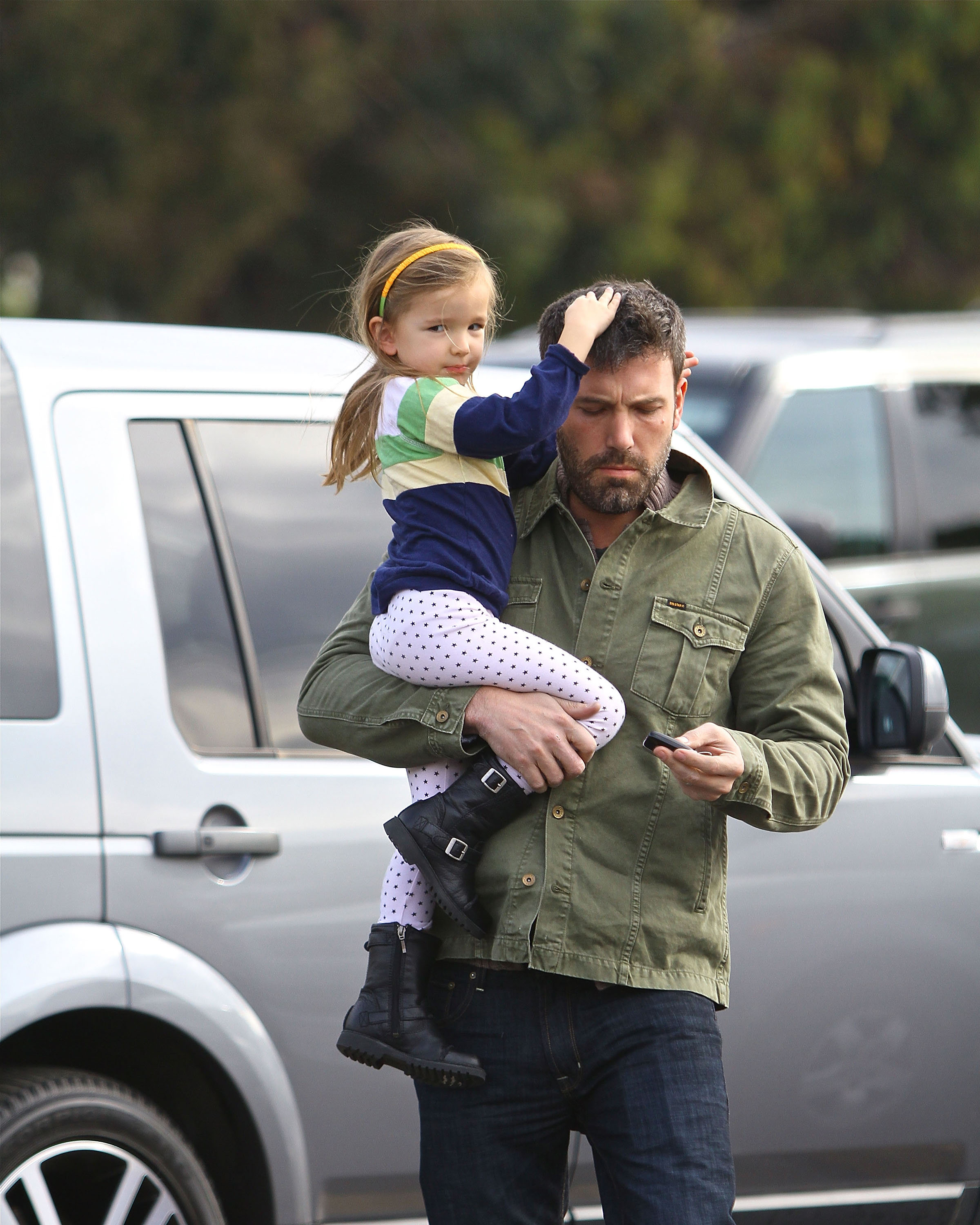 Ben Affleck and Seraphina Affleck in Brentwood on December 23, 2012 in Los Angeles, California. | Source: Getty Images