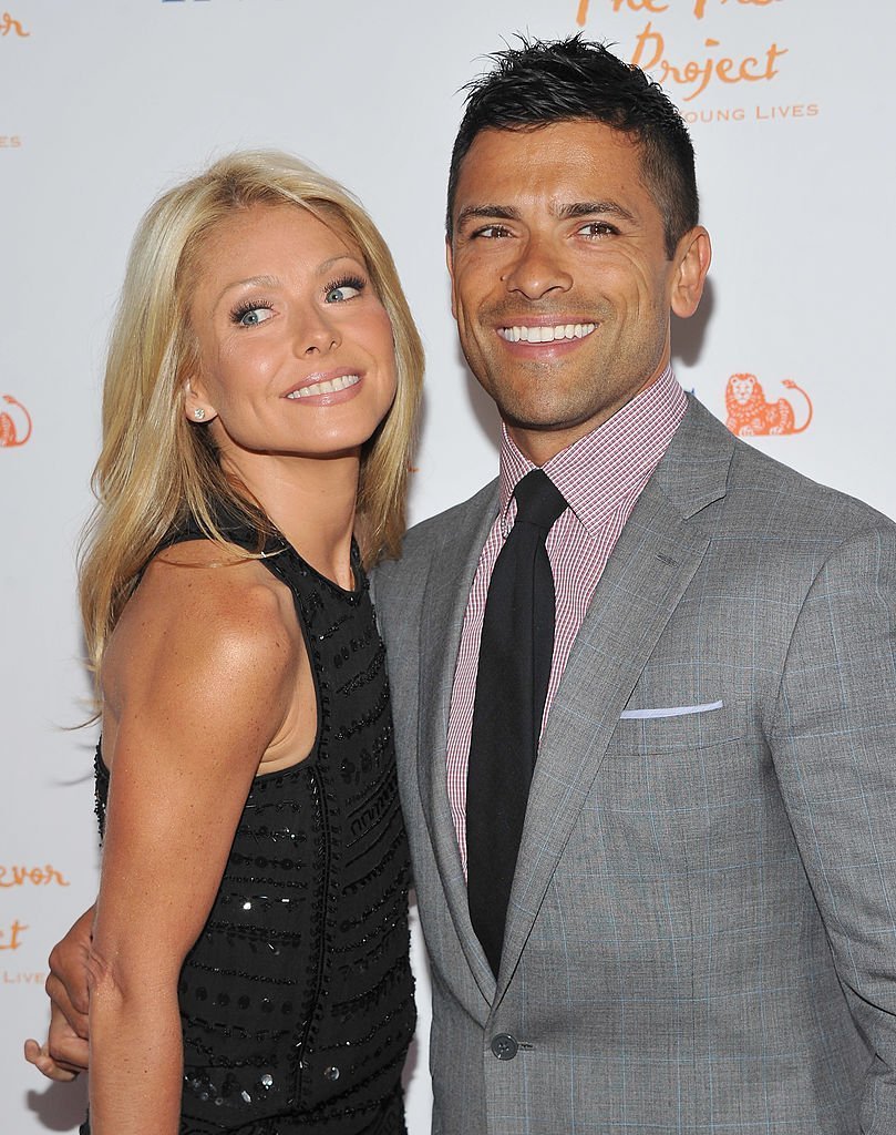 Kelly Ripa and Mark Consuelos attend "Trevor Live: An Evening Benefiting the Trevor Project" in New York City on June 27, 2011 | Photo: Getty Images