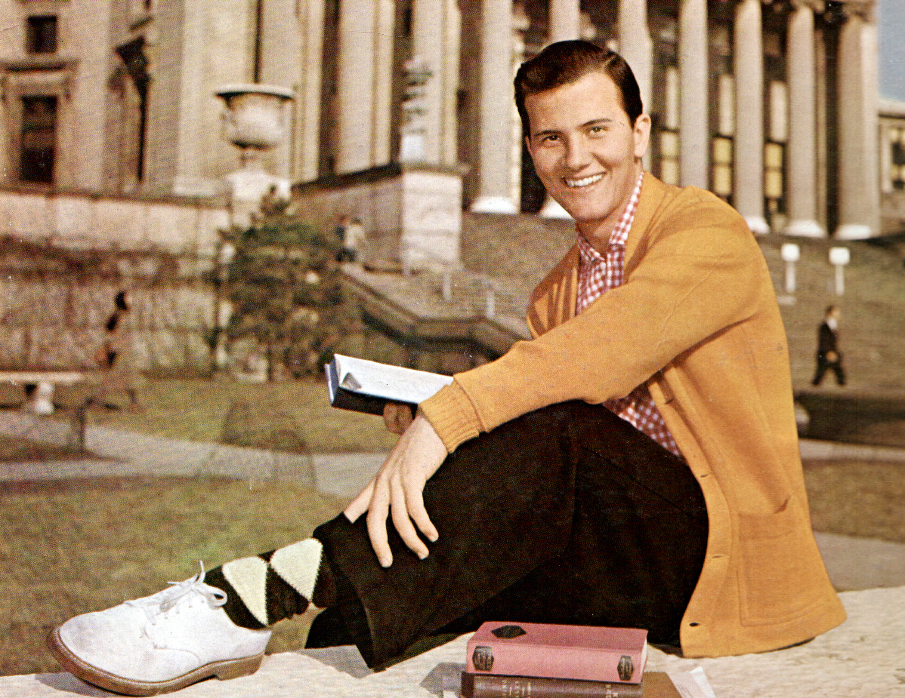 Pat Boone photographed in 1960 | Source: Getty Images