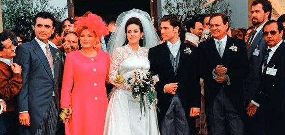 Rocío Carrasco y Antonio David Flores el día de su boda. │Foto: YouTube / Noticias en Español