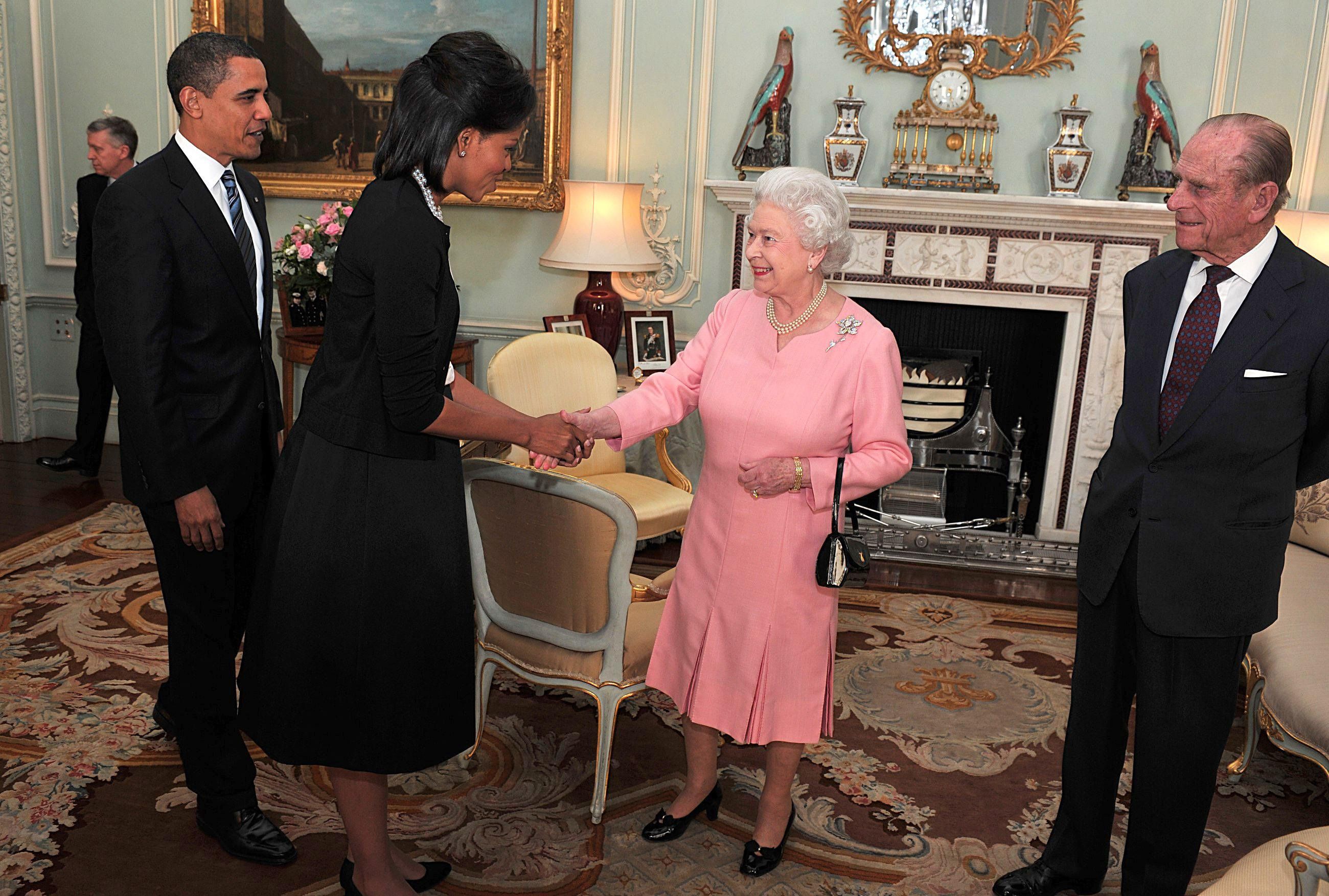 Barack Obama and Michelle Obama meet with Queen Elizabeth II and Prince Philip, Duke of Edinburgh at Buckingham Palace on April 1, 2009 in London, England. | Photo: Getty Images.