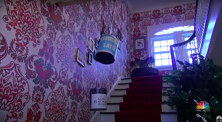 The "Home Alone" paint cans inside the "Home Alone" house in Chicago, Illinois posted on December 16, 2021 | Source: YouTube/NBCNews