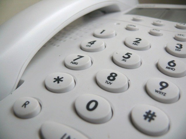 Buttons on a landline phone. | Source: Pixabay