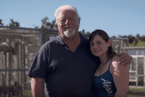 Stacey Crutchfield and her 70-year-old husband, Tom. | Photo: YouTube/ Barcroft TV.