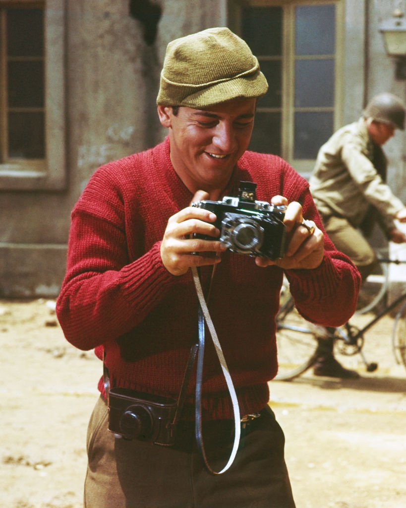 Bobby Darin as Private Dave Corby on the set of the war film "Hell Is for Heroes" in 1962 | Photo: Getty Images
