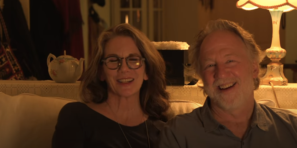 Melissa Gilbert and Tim Busfield | Source: Youtube.com/Auctions Work