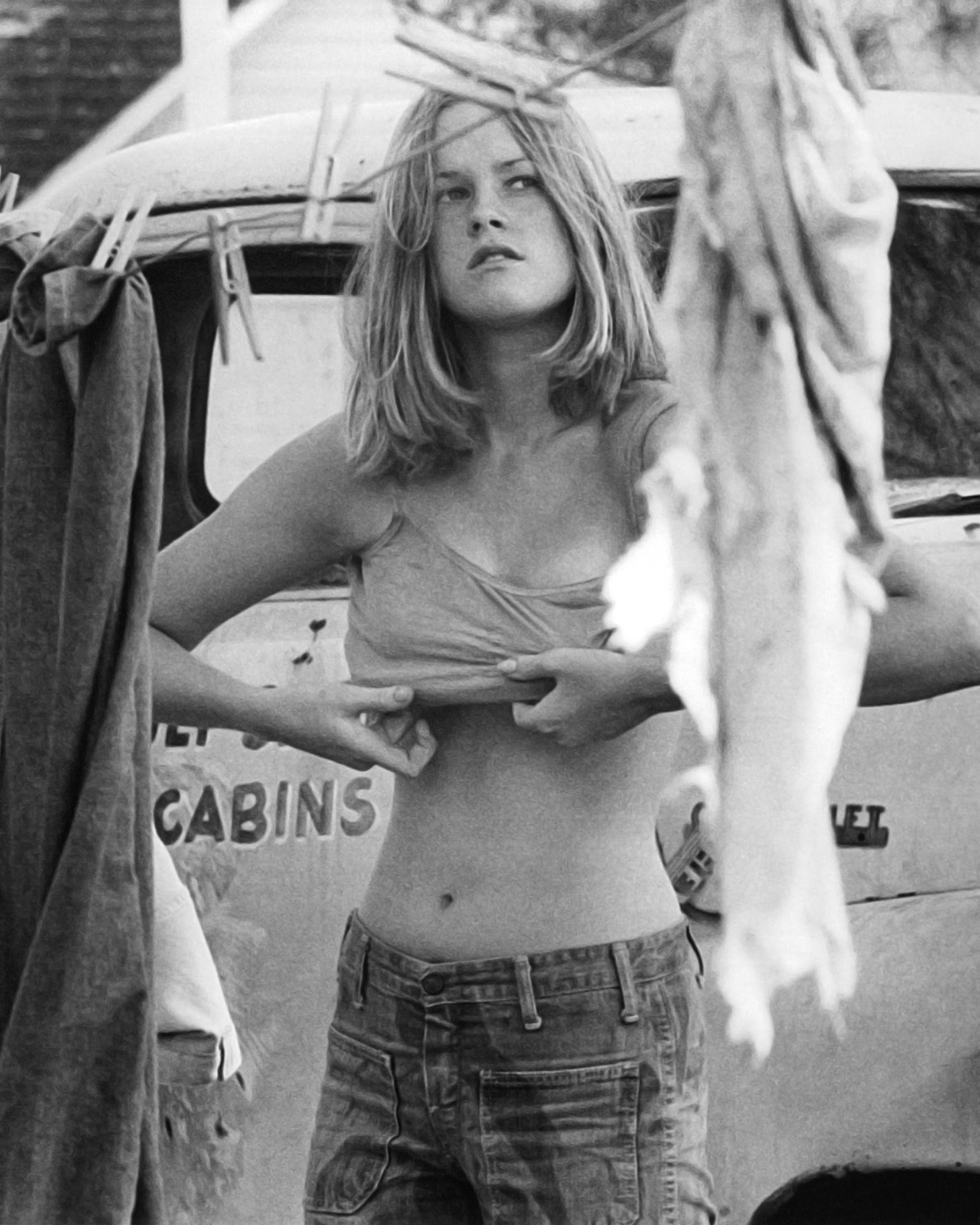 Melanie Griffith on the set of "Night Moves," 1975 | Source: Getty Images