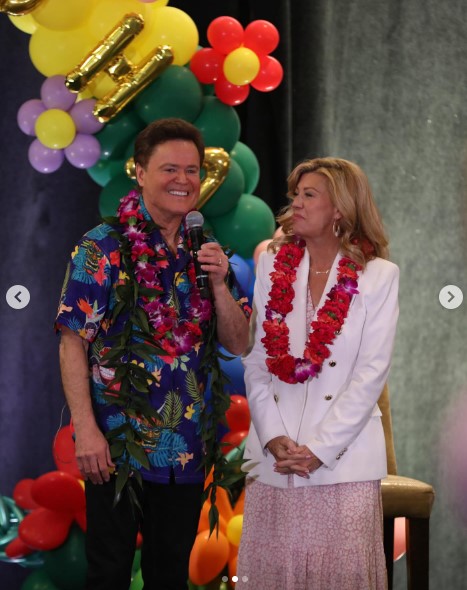 Donny and Debbie Osmond on stage during Goin Coconuts Luau | Source: Instagram/donnyosmond