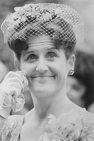 Publicity photo of American actress, Ann B. Davis promoting her role on the ABC comedy series "The Brady Bunch." | Source: Wikimedia Commons